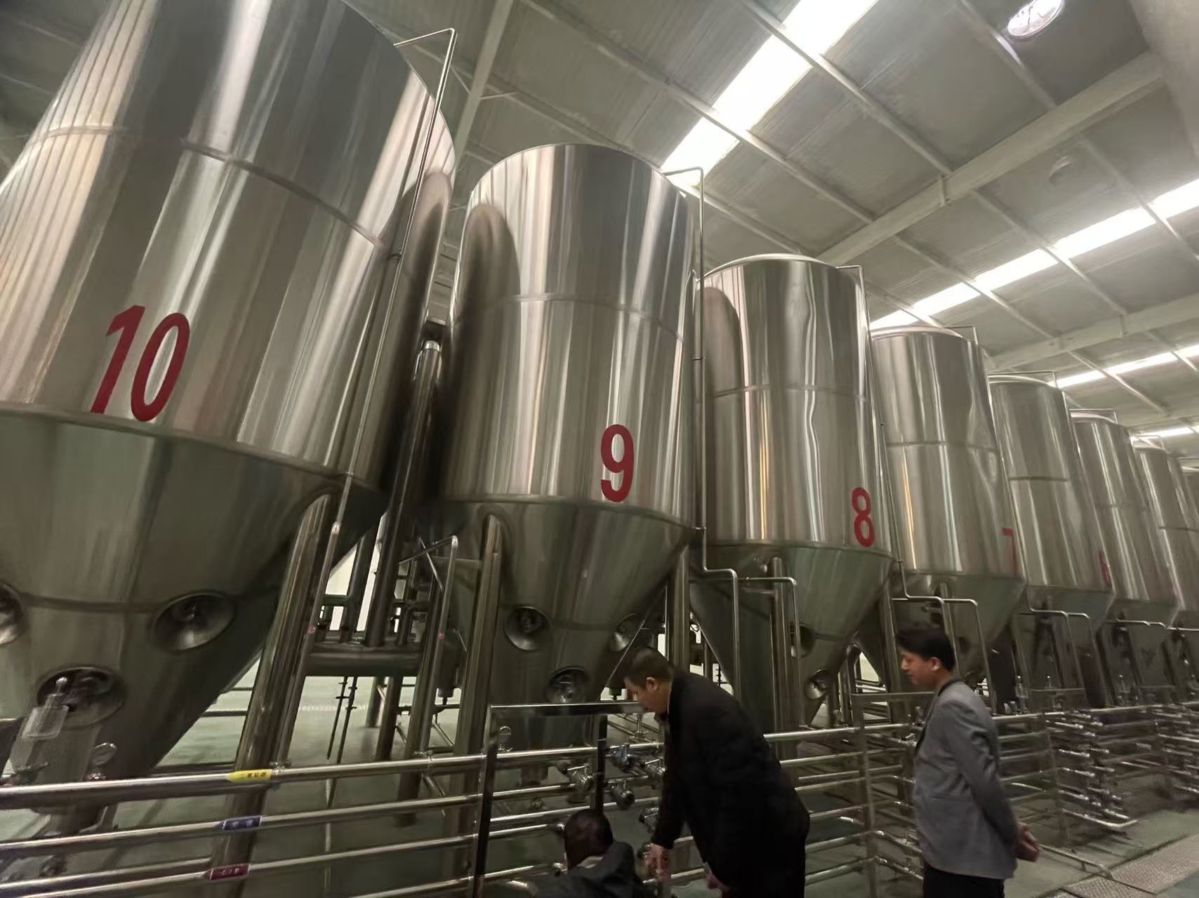 梁平精酿啤酒设备厂—平面布置、设备设计、制造、调试、培训等一条龙服务